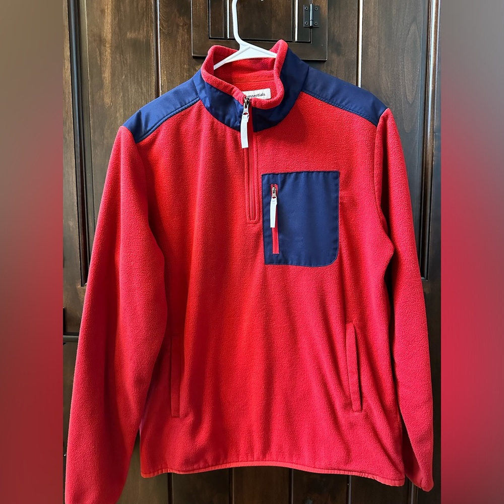 Amazon basics // men pullover// color block // red and navy